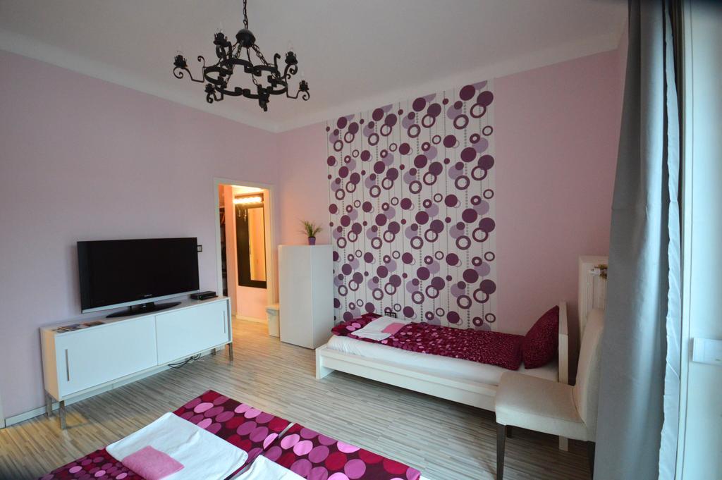 Ferienwohnung Pulse Jackquaters Budapest Zimmer foto